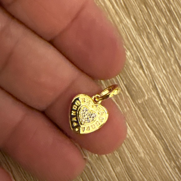 Pandora Gold Heart Charm - Picture 3 of 5